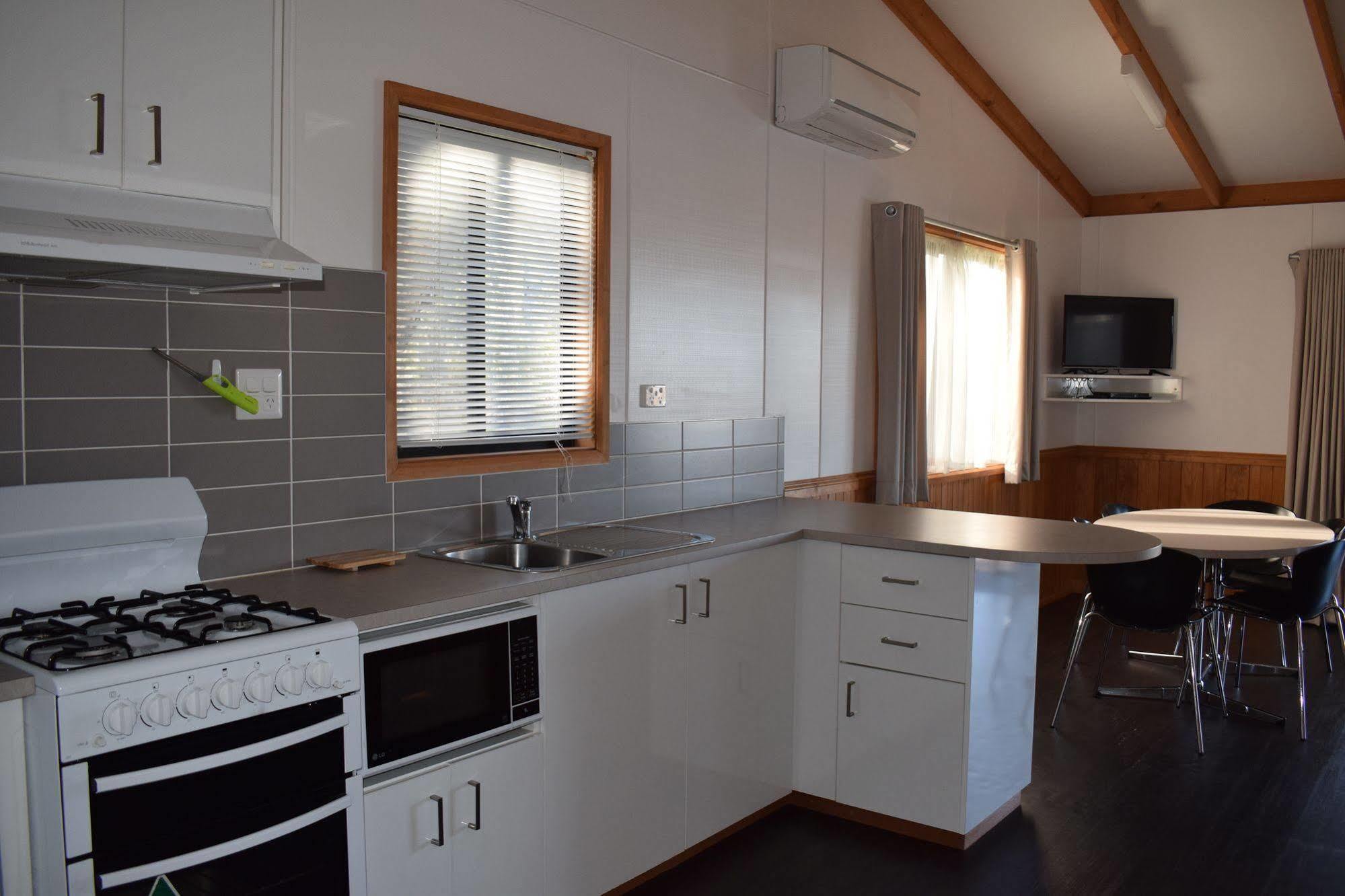 Cohuna Waterfront Holiday Park Экстерьер фото